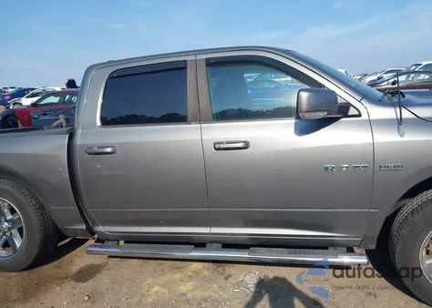 2010 Dodge Ram 1500 Slt/Sport/Trx z USA, uszkodzony, nr VIN 1D7RV1CT3AS177559